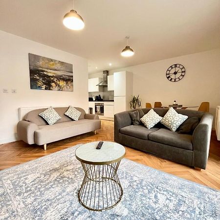 2 Double Beds Or 4 Singles, 2 Bathrooms, Free Parking, Smart Tv'S, Close To Gunwharf Quays, Beach & Historic Dockyard 朴次茅斯 外观 照片
