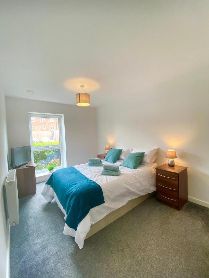 2 Double Beds Or 4 Singles, 2 Bathrooms, Free Parking, Smart Tv'S, Close To Gunwharf Quays, Beach & Historic Dockyard 朴次茅斯 外观 照片
