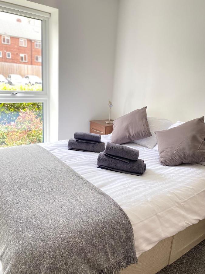 2 Double Beds Or 4 Singles, 2 Bathrooms, Free Parking, Smart Tv'S, Close To Gunwharf Quays, Beach & Historic Dockyard 朴次茅斯 外观 照片