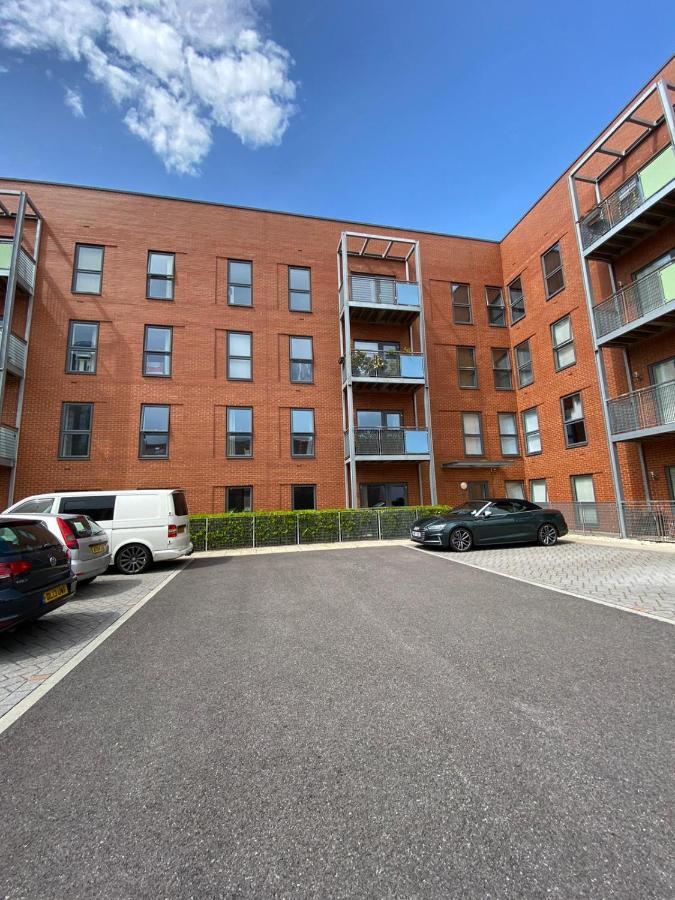 2 Double Beds Or 4 Singles, 2 Bathrooms, Free Parking, Smart Tv'S, Close To Gunwharf Quays, Beach & Historic Dockyard 朴次茅斯 外观 照片